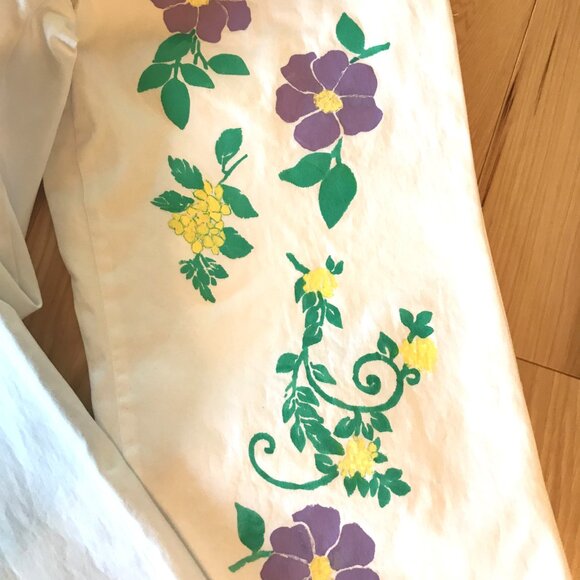 Upcycled Express White Pants, Painted Flowers, Funky Hippie Flared, Size 10 - Picture 8 of 13
